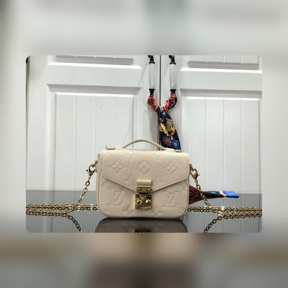Anum Bags Detail