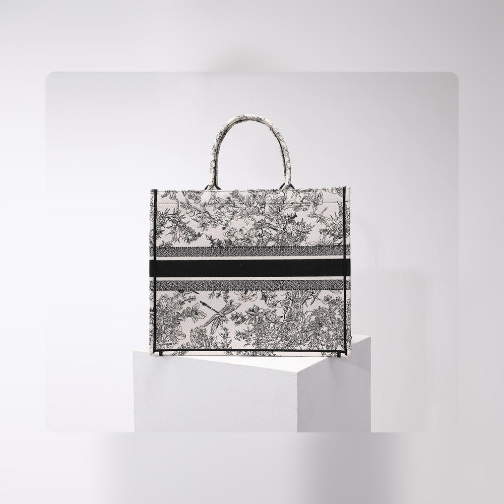 Anum Bags Detail