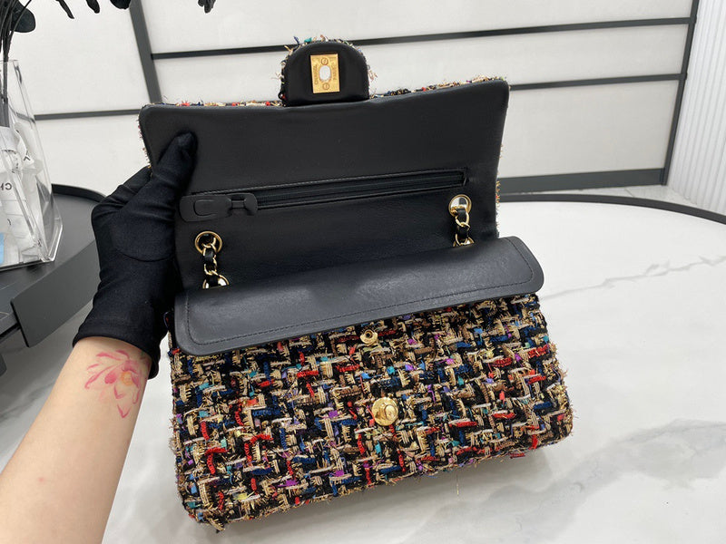 Anum Bags Detail