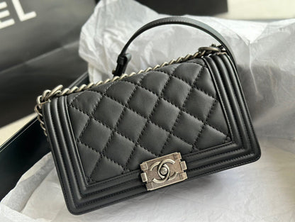 Anum Bags Detail