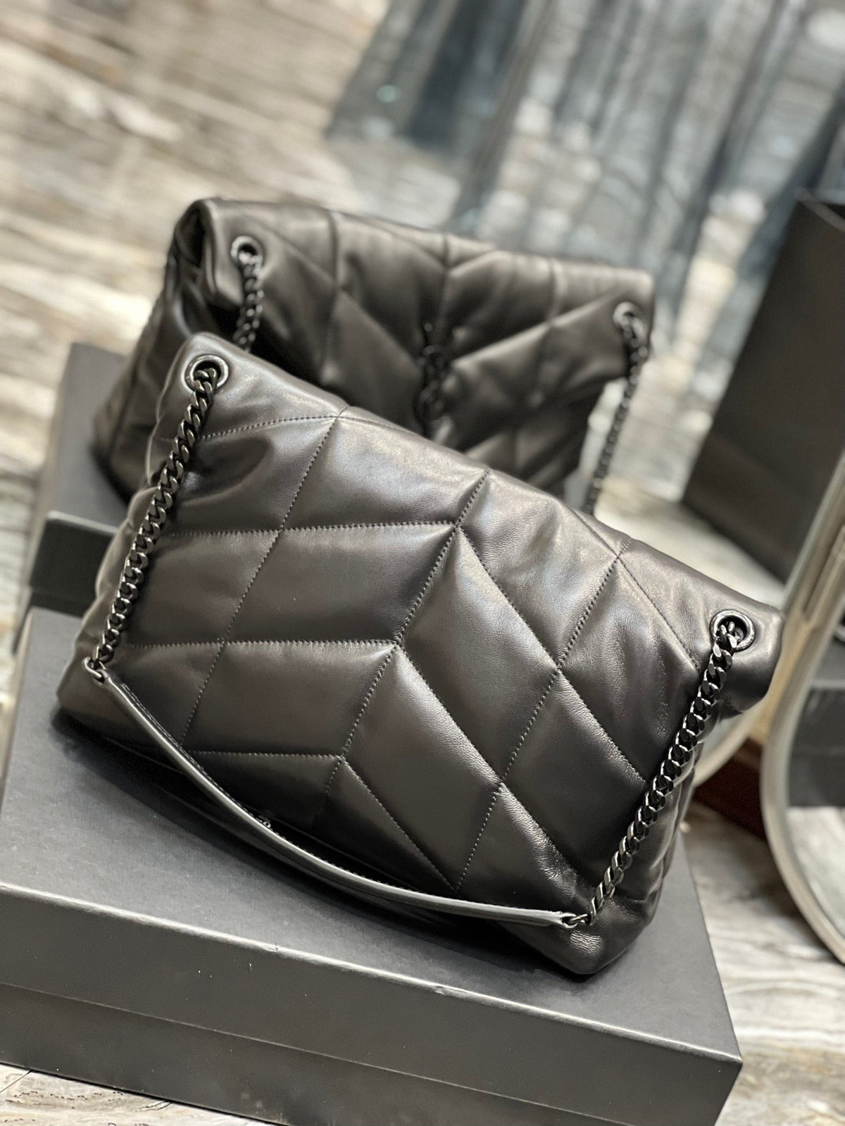 Anum Bags Detail