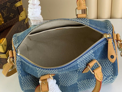 Anum Bags ln Luxury Bag --62117