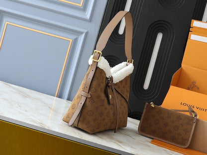 Anum Bags ln Luxury Bag --76474