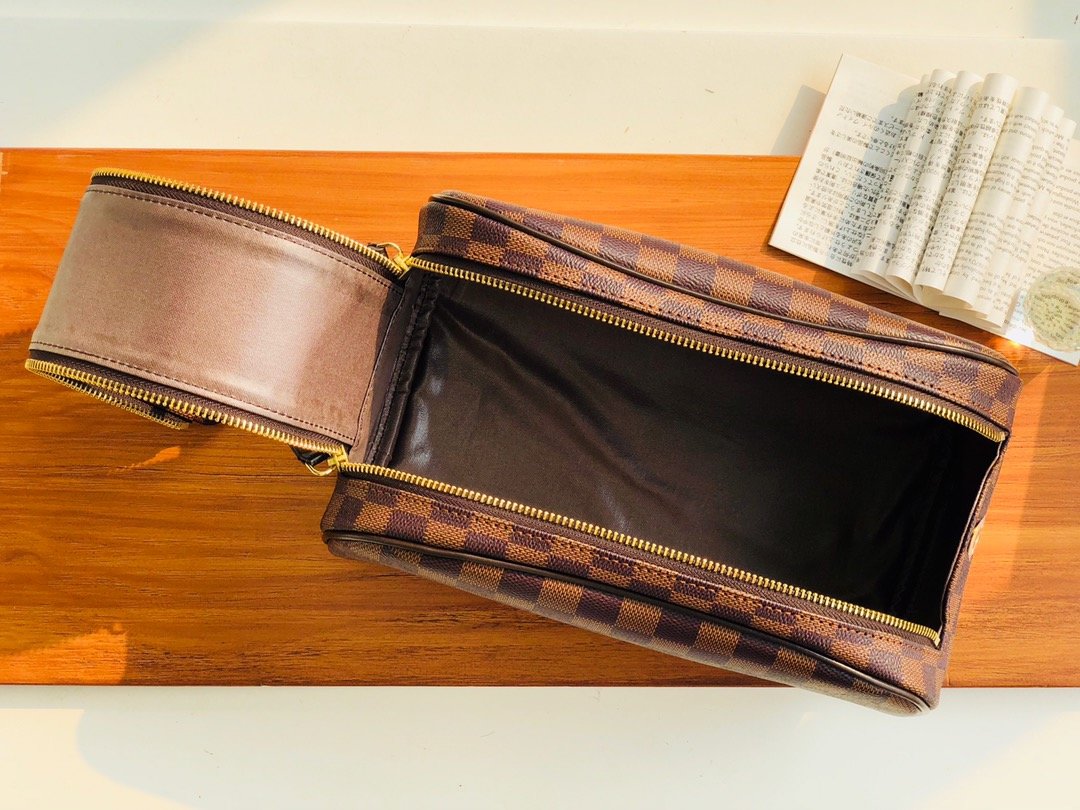 Anum Bags Detail