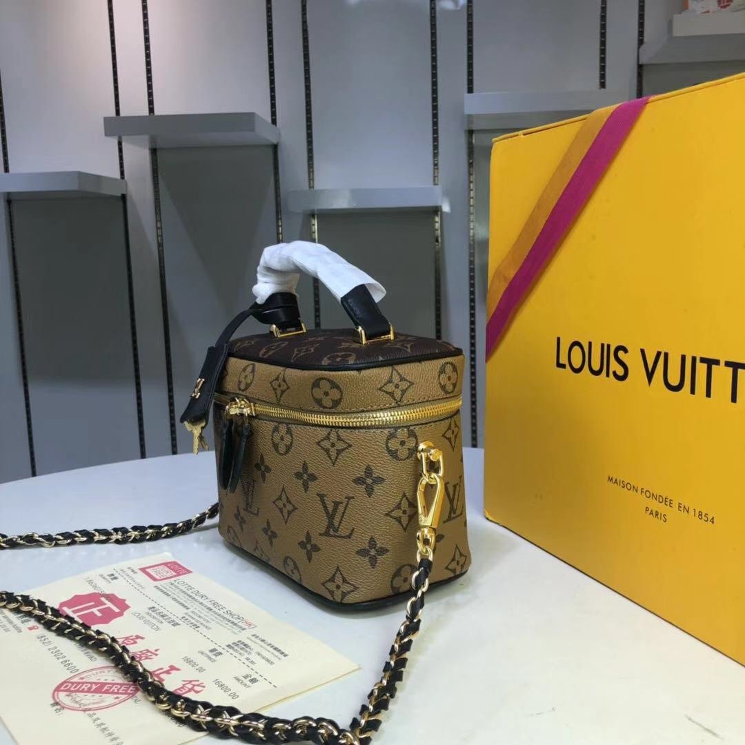 Anum Bags Detail