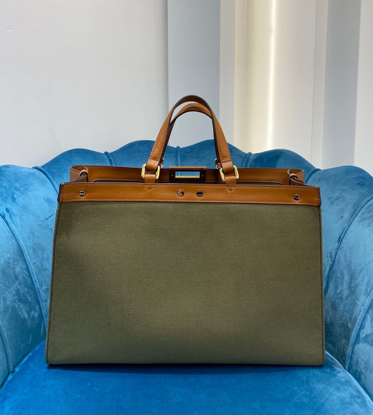 Anum Bags Detail