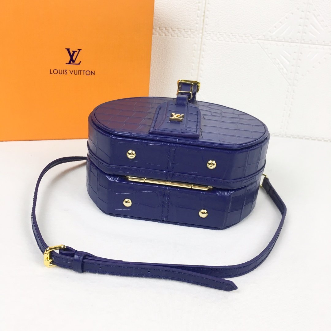 Anum Bags Detail