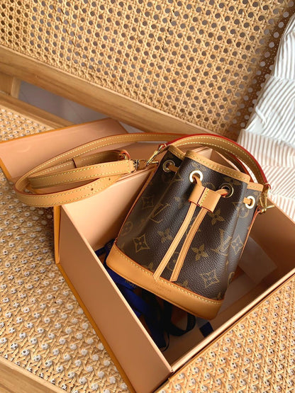 Anum Bags ln Luxury Bag --60899