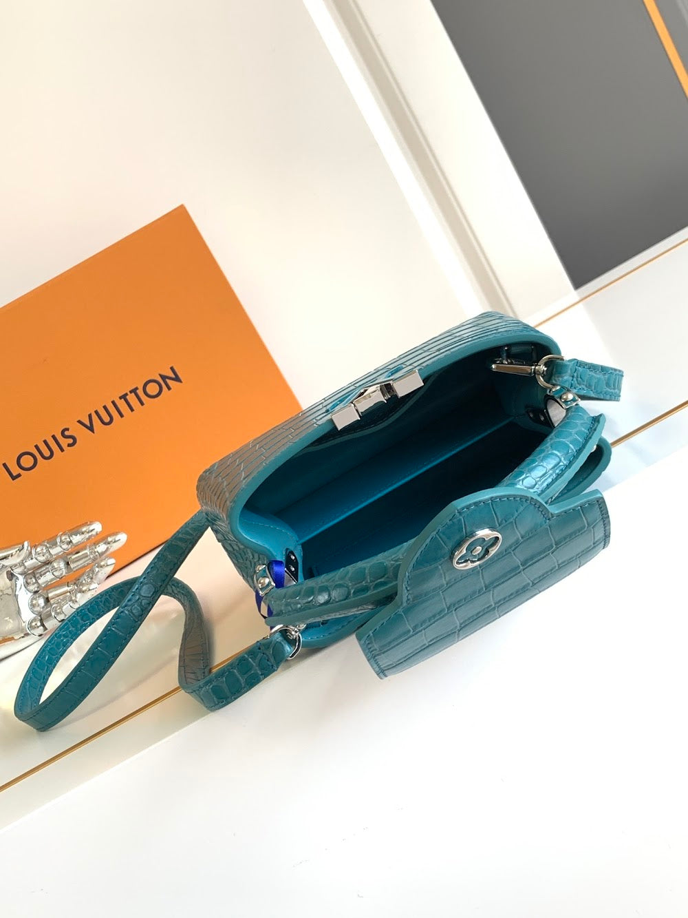 Anum Bags ln Luxury Bag --96817
