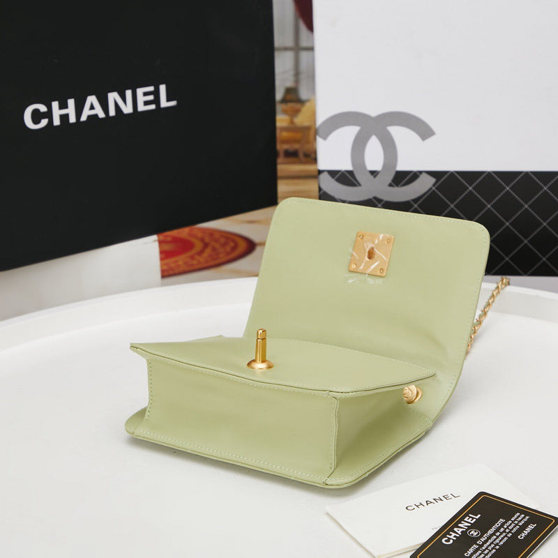 Anum Bags Detail
