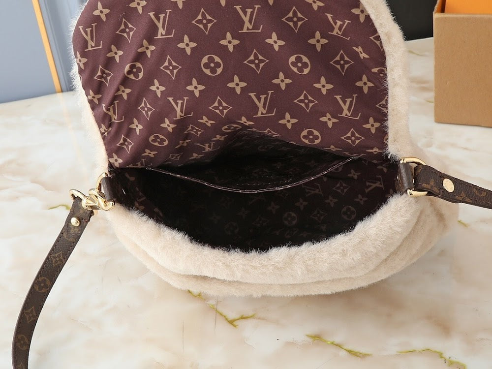 Anum Bags ln Luxury Bag --76521