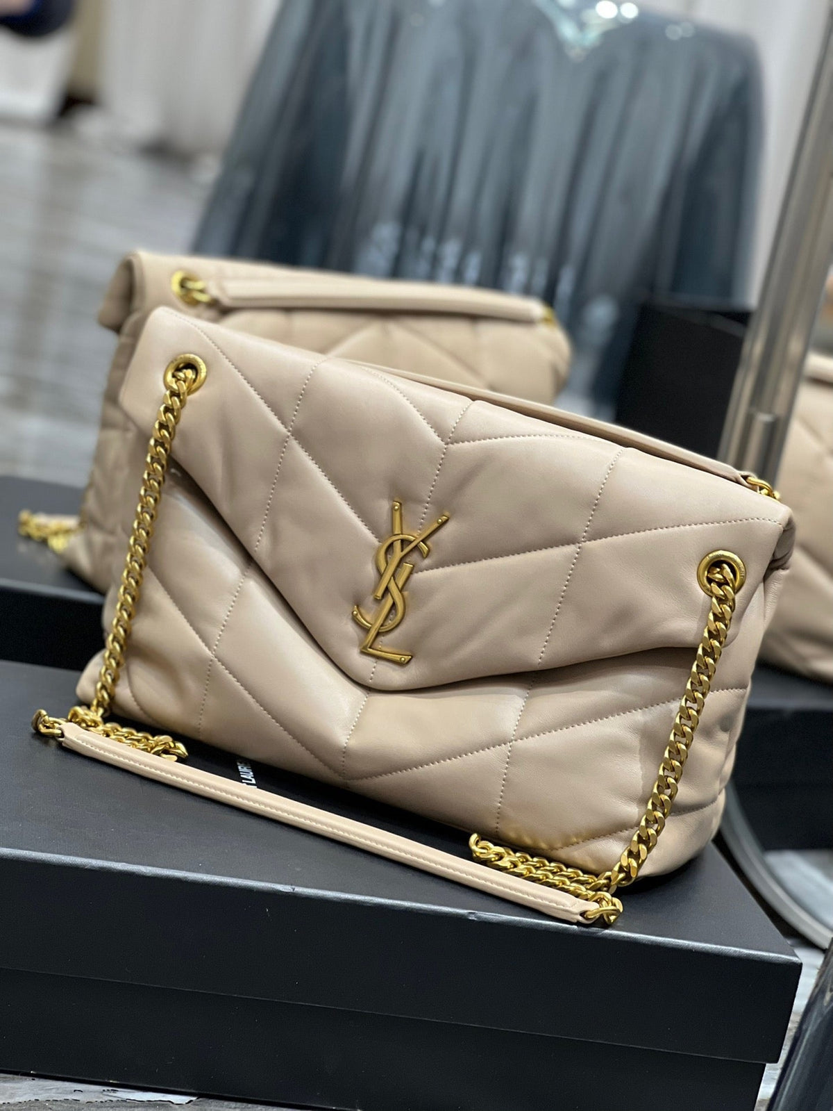 Anum Bags Detail