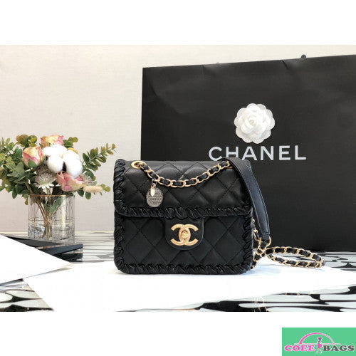 Anum Bags Detail