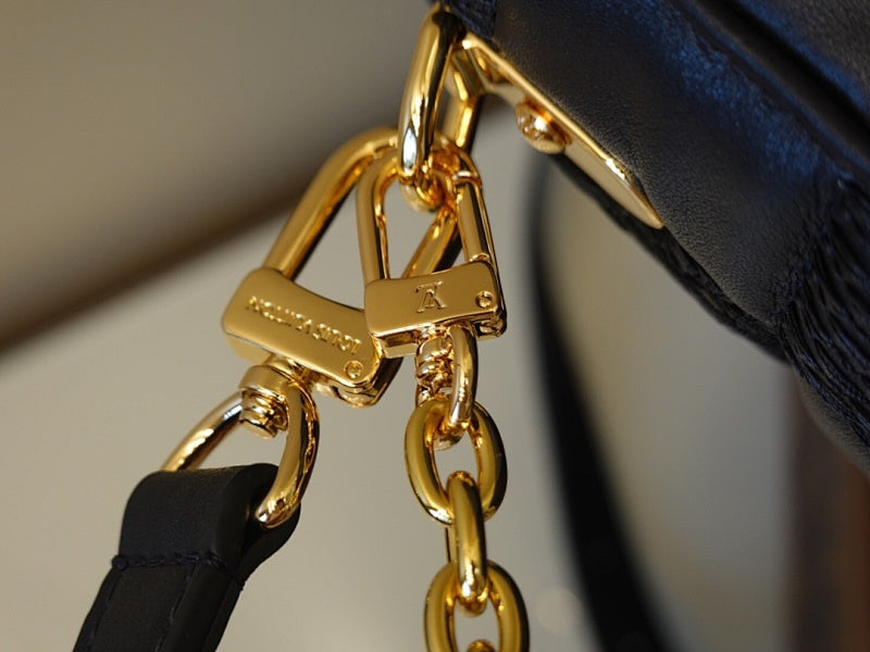 Anum Bags ln Luxury Bag --60262