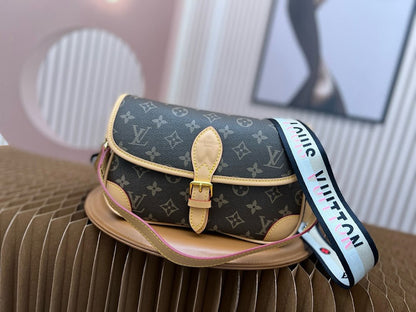Anum Bags ln Luxury Bag --81430