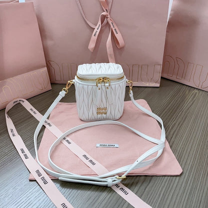 Anum Bags Miun Miun Luxury Bag --123279