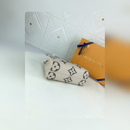 Anum Bags Detail