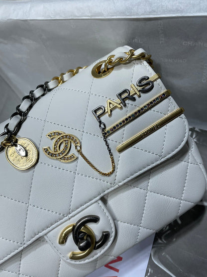 Anum Bags Detail
