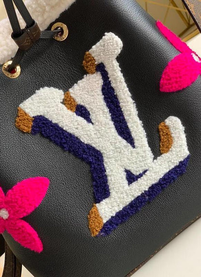 Anum Bags Detail