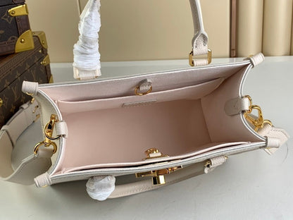 Anum Bags ln Luxury Bag --61942