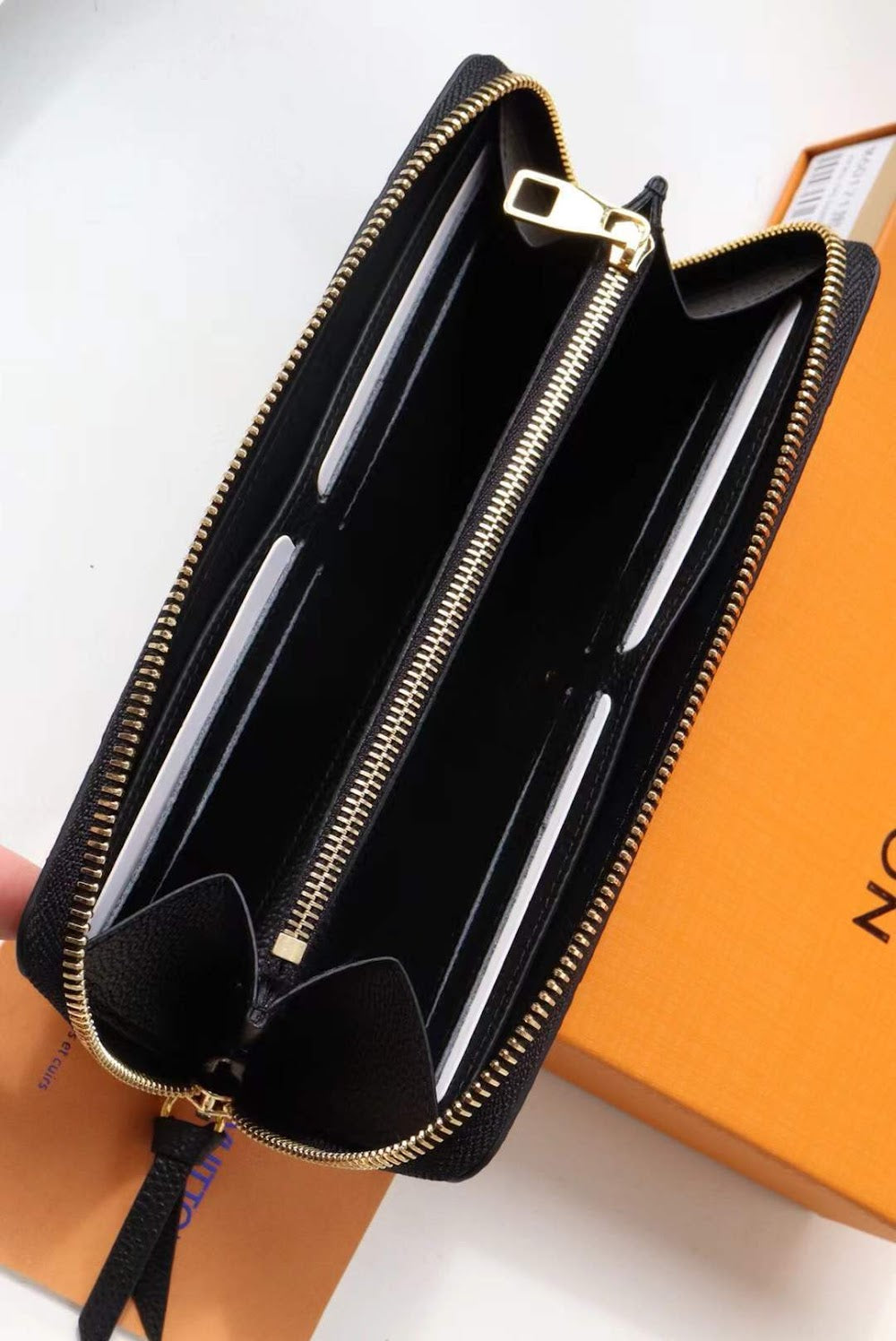 Anum Bags ln Luxury Bag --59706