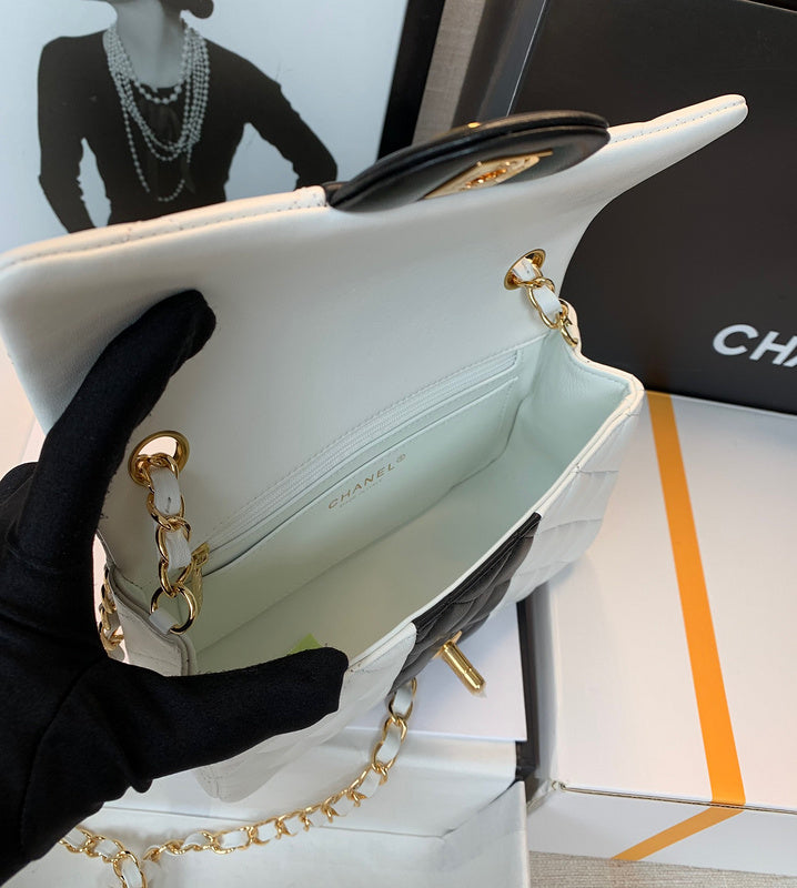 Anum Bags Detail