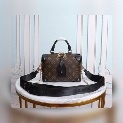 Anum Bags Detail