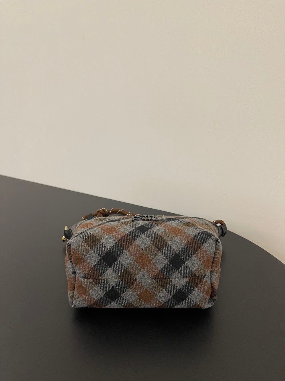 Anum Bags Miun Miun Luxury Bag --122731