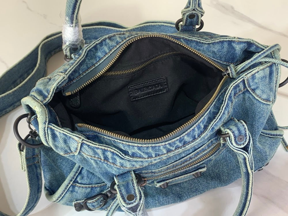Anum Bags ln Luxury Bag --95880