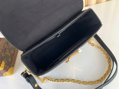 Anum Bags ln Luxury Bag --60708