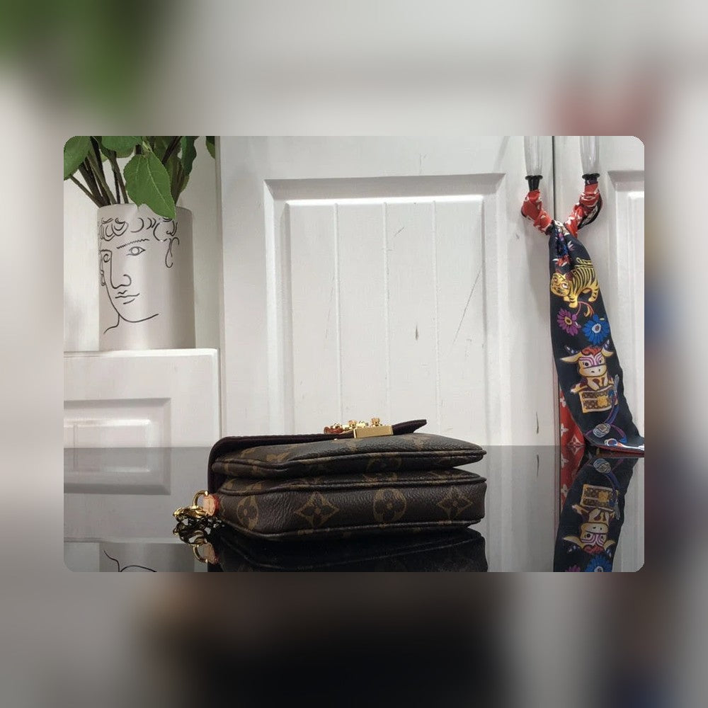 Anum Bags Detail