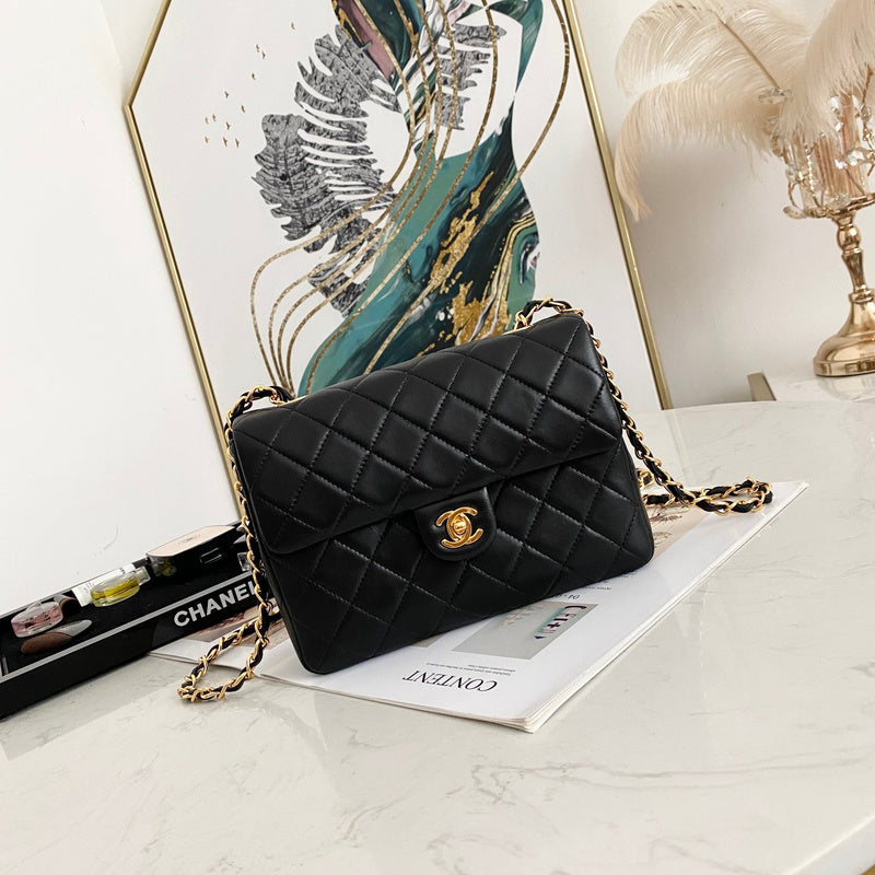 Anum Bags Detail