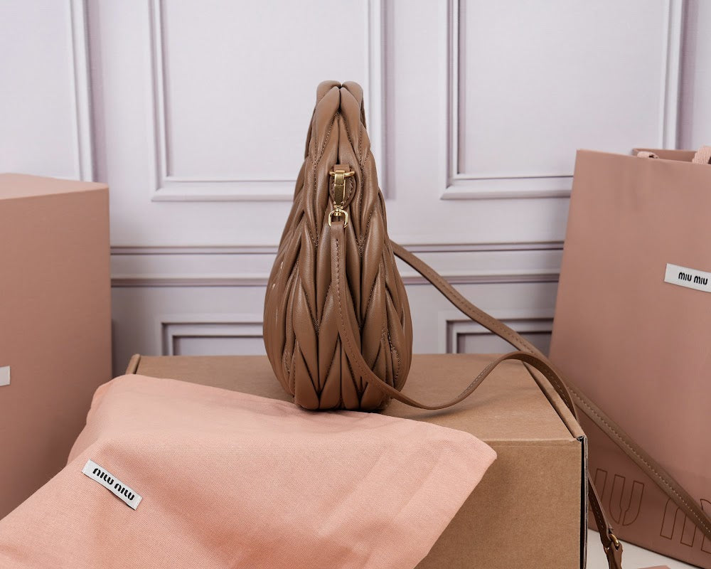 Anum Bags Miun Miun Luxury Bag --123608