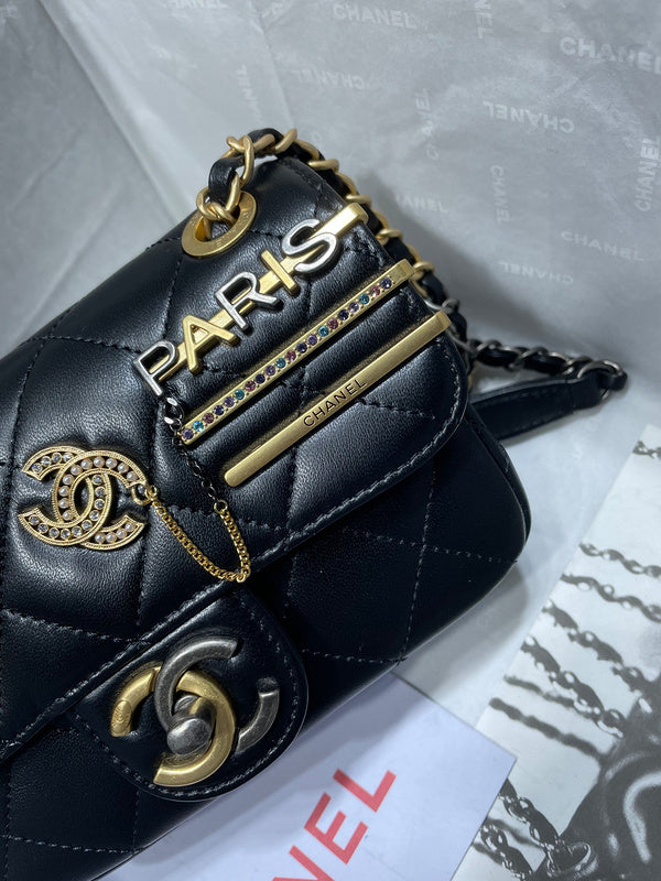 Anum Bags Detail