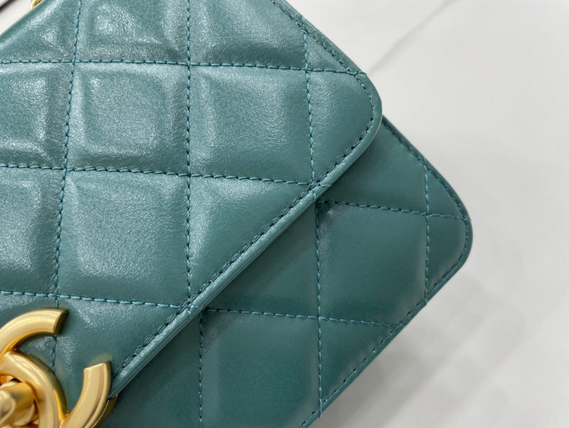 Anum Bags Detail