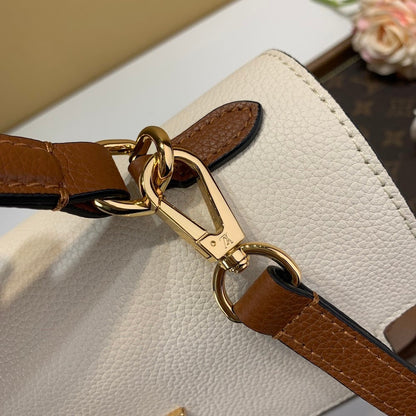 Anum Bags ln Luxury Bag --66107