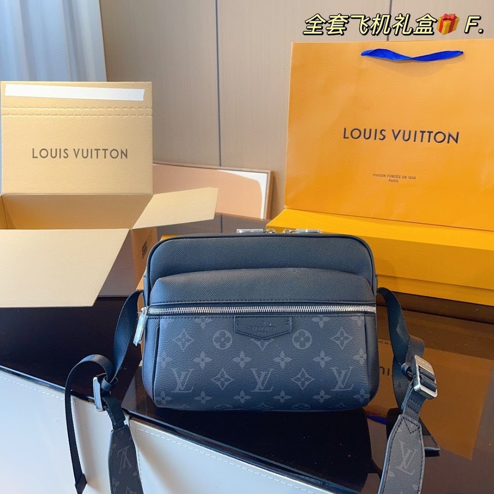 Anum Bags ln Luxury Bag --70130