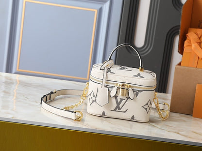 Anum Bags ln Luxury Bag --77719