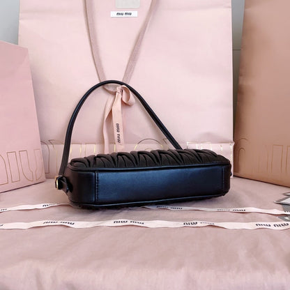 Anum Bags Miun Miun Luxury Bag --122711