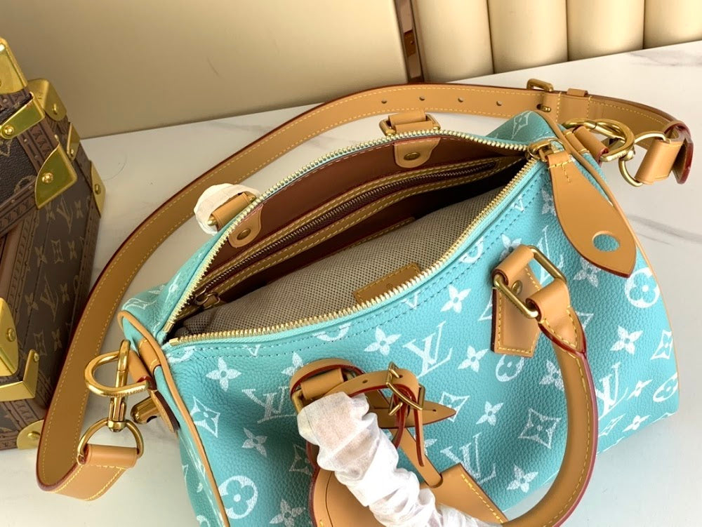 Anum Bags ln Luxury Bag --62200