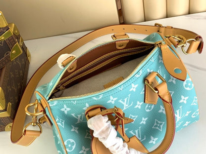Anum Bags ln Luxury Bag --62200
