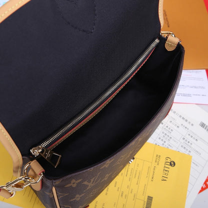 Anum Bags ln Luxury Bag --81463