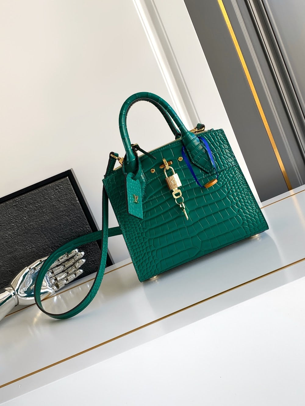Anum Bags ln Luxury Bag --96199
