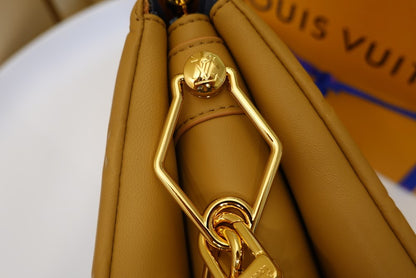 Anum Bags ln Luxury Bag --60500