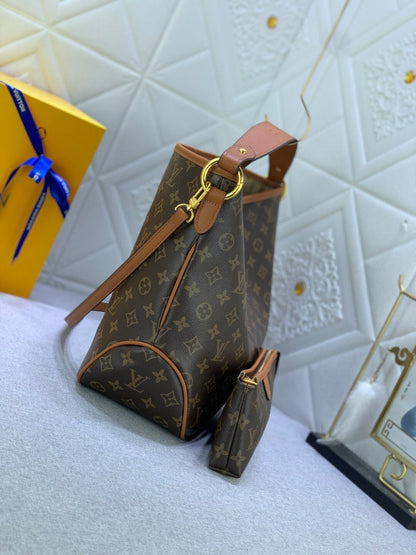 Anum Bags ln Luxury Bag --75789