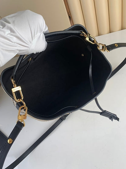 Anum Bags ln Luxury Bag --60777