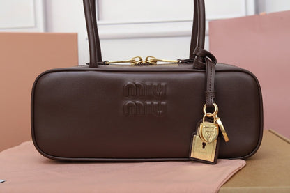 Anum Bags Miun Miun Luxury Bag --122748