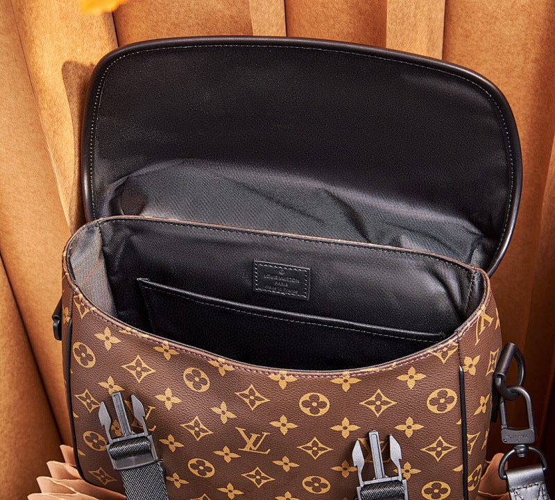 Anum Bags ln Luxury Bag --71121