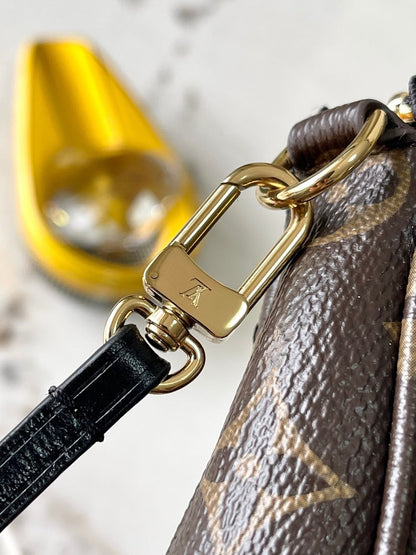 Anum Bags ln Luxury Bag --95632