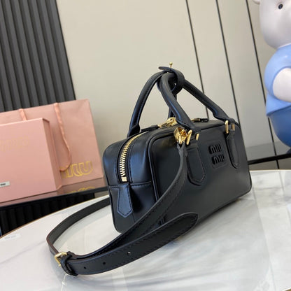 Anum Bags Miun Miun Luxury Bag --122184